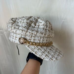 Elegant Cream Tweed Cap with Gold Chain